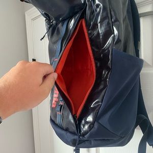 Patagonia 25L black hole backpack